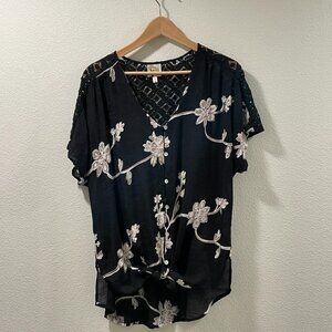(NEW) FIGUEROA & FLOWER Embroidered Lace Trim Tie Front Short Sleeve, Black - L